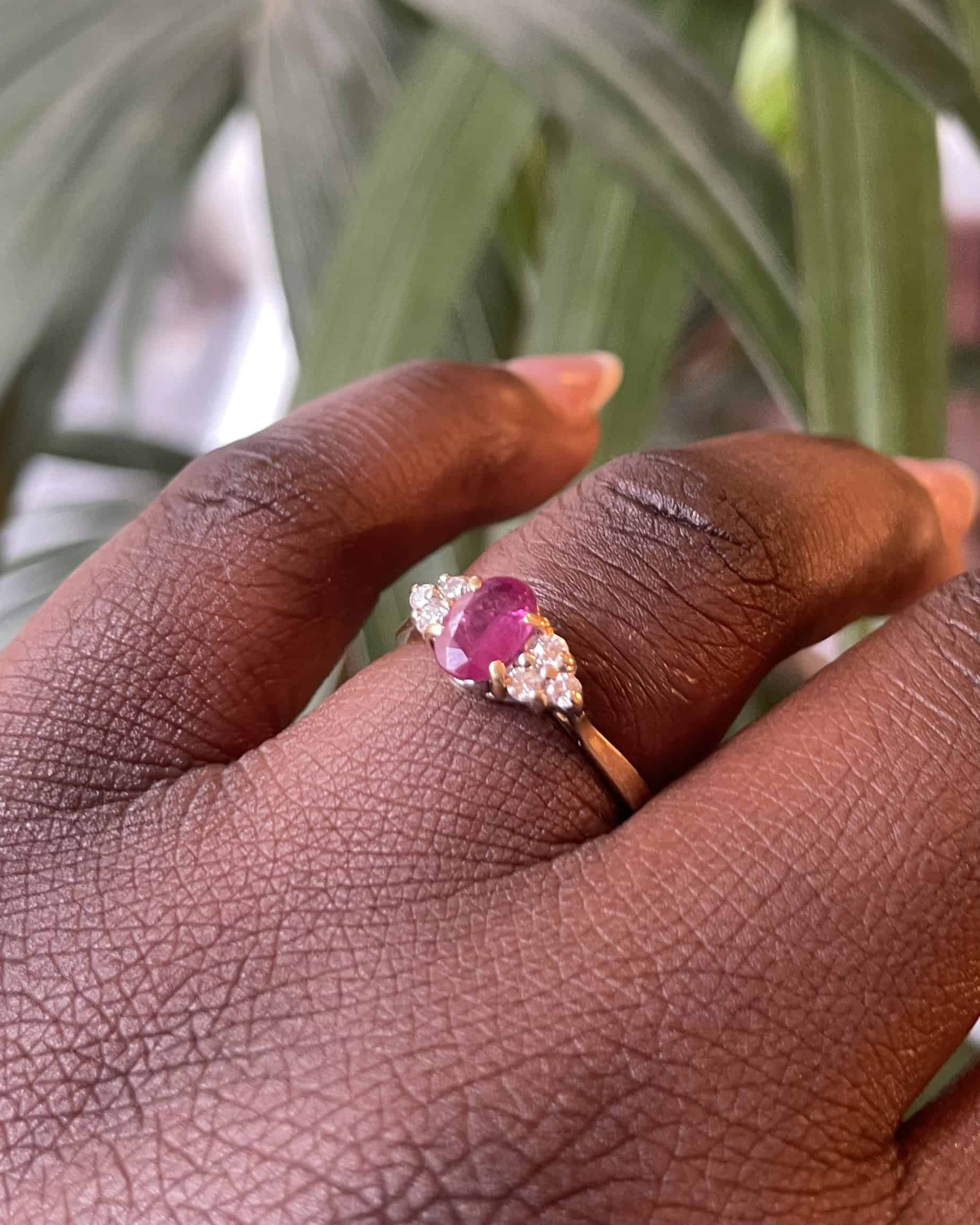 Bague Trilogie Rubis 0.65 carat &amp; Diamants "Kiara"