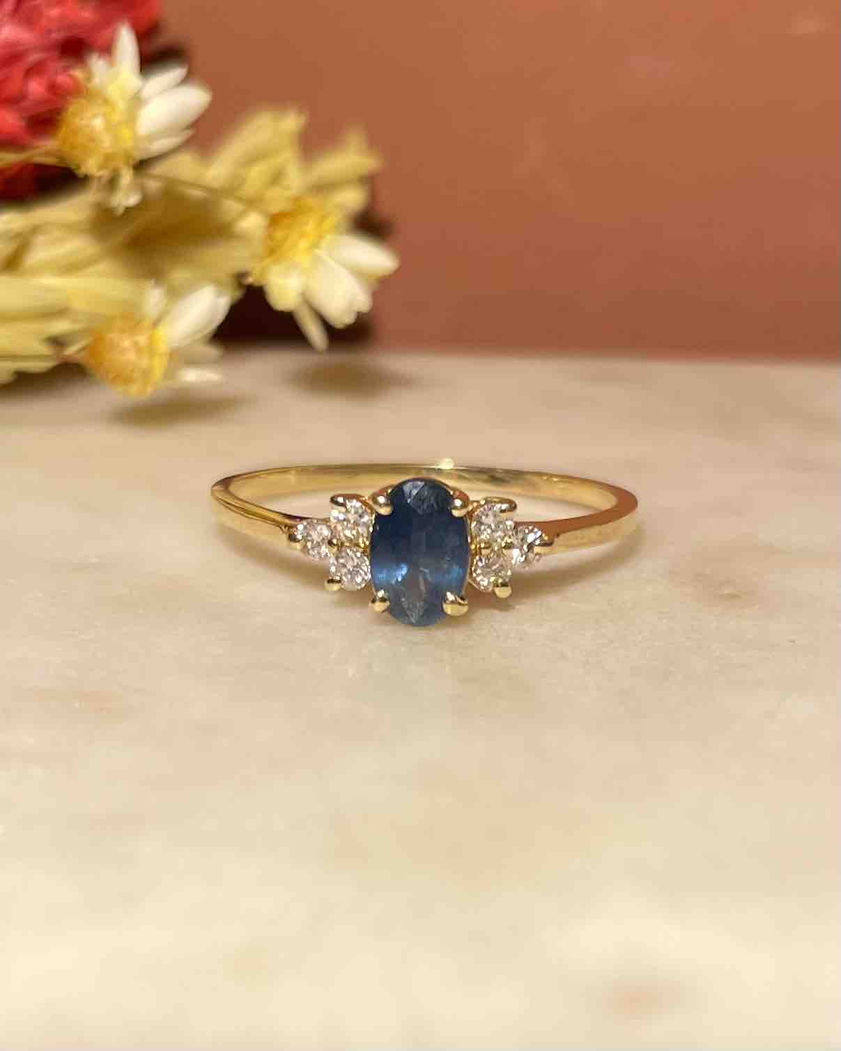 Bague Trilogie Saphir 0.70 carat &amp; 6 Diamants "Jayda"