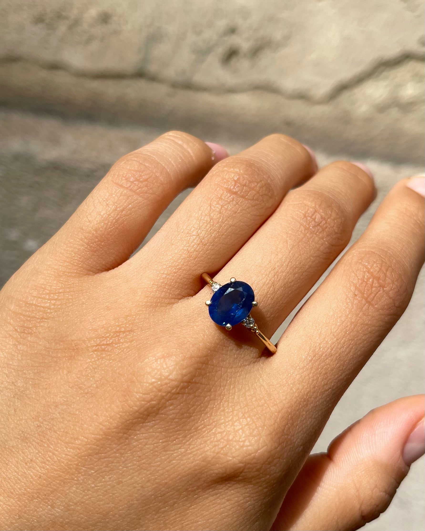 Bague Trilogie Saphir bleu royal 2 carats &amp; Diamants "Callie"