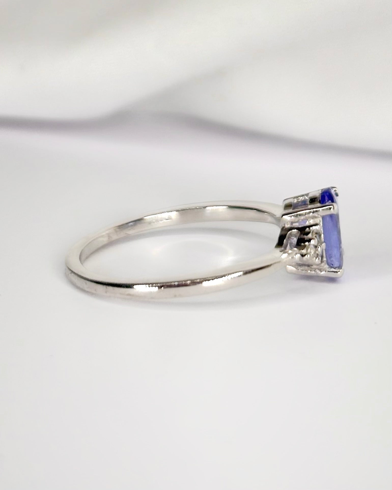 Bague Trilogie Tanzanite 1.20 carat &amp; Diamants "Carolina"