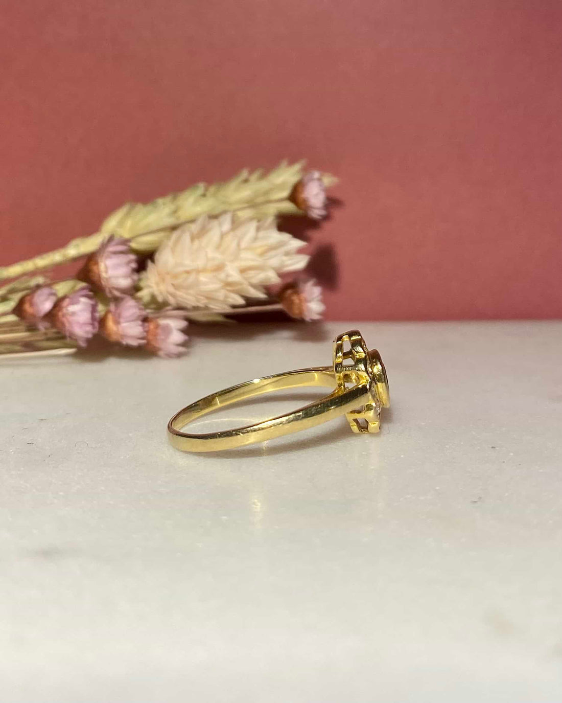 Bague Marguerite Saphir 0.30 Carat &amp; Diamants &quot;Vivianne&quot;