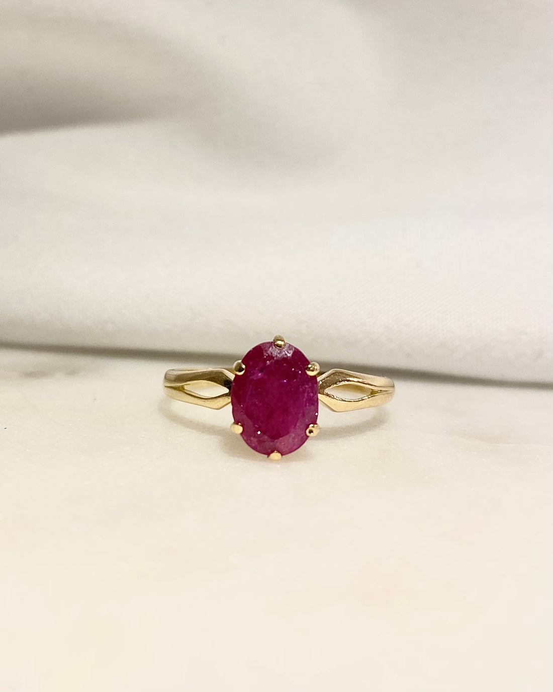 Bague Solitaire Rubis 2.50 carats &quot;Roseline&quot;
