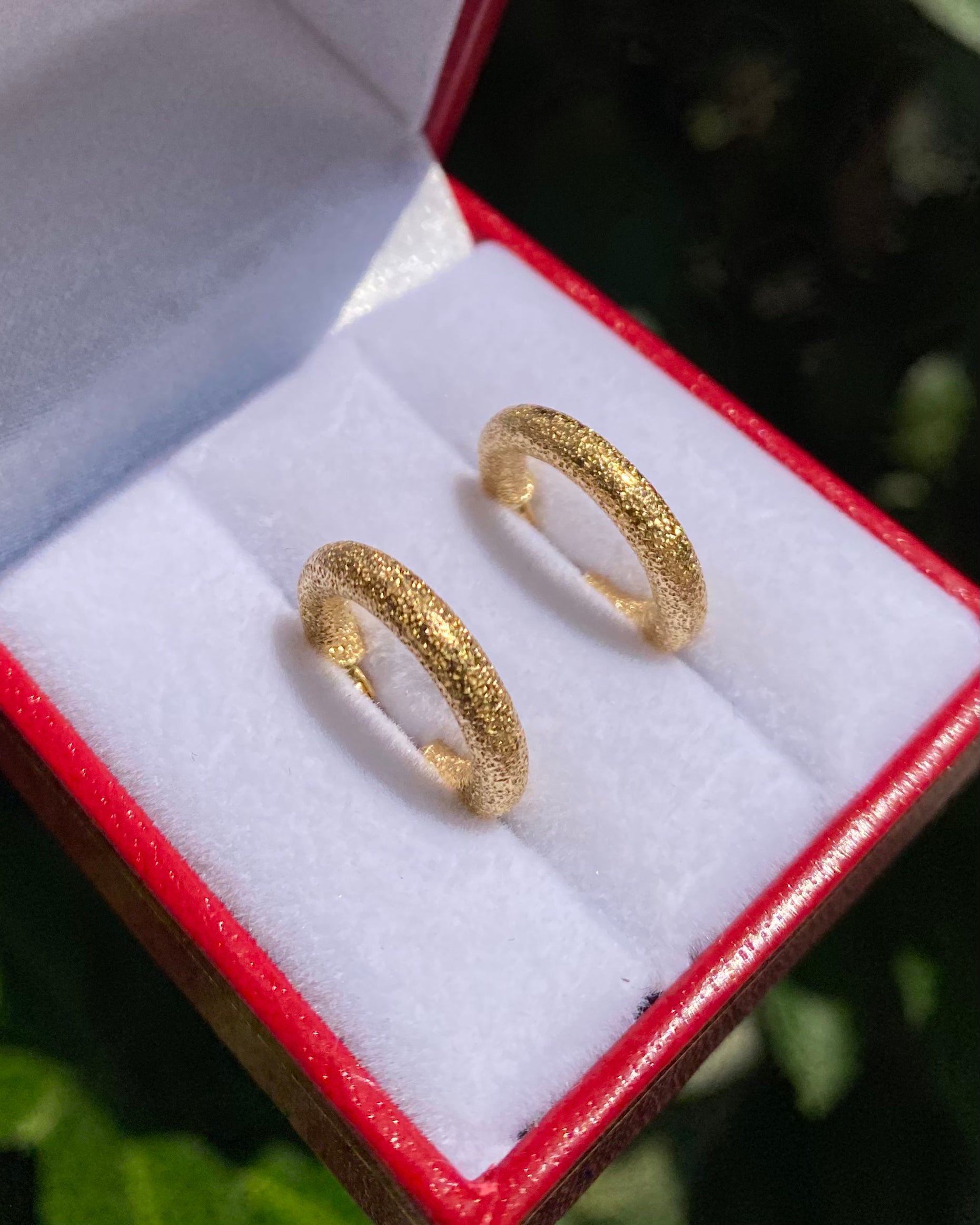 Créoles oro amarillo 18 quilates brillantes "Nakoa"