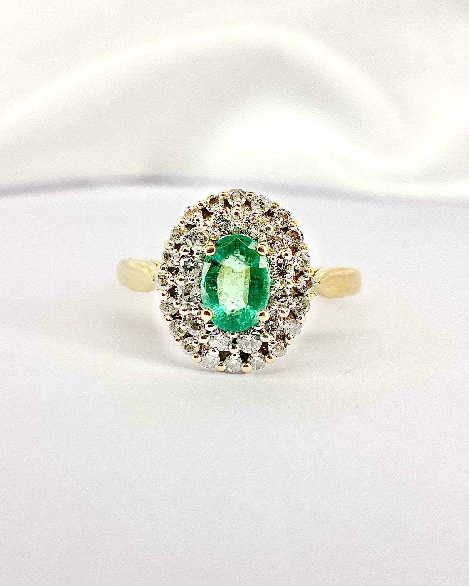 Bague Marguerite Émeraude 0.70 carat &amp; Diamants 0.44 carat "Lia"
