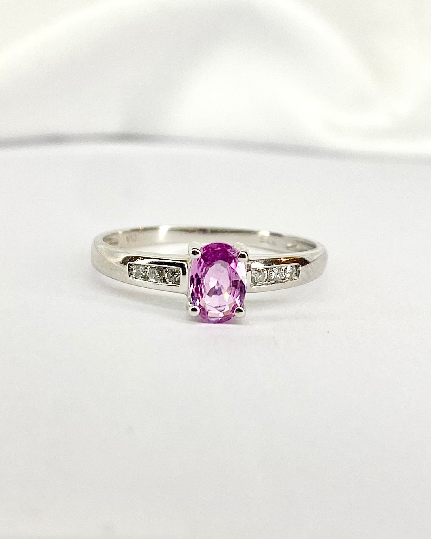 Bague Solitaire Saphir Rose 0.43 carat &amp; Diamants "Séraphine"